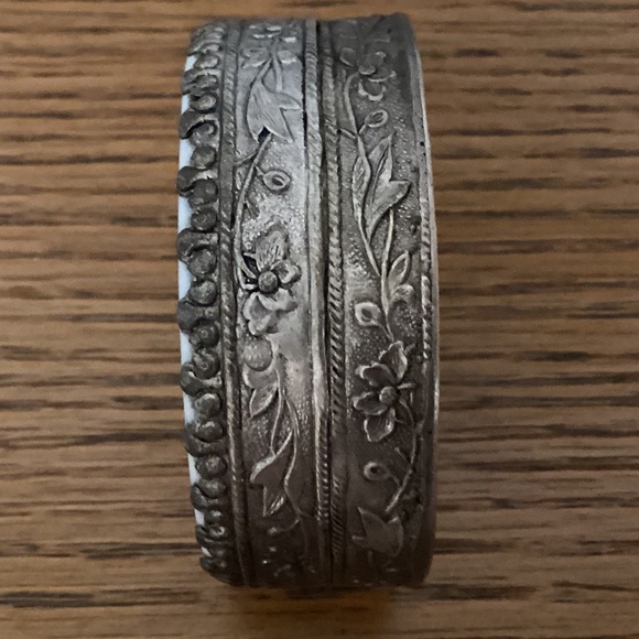 Vintage silver plated small porcelain trinket box - Picture 5 of 6